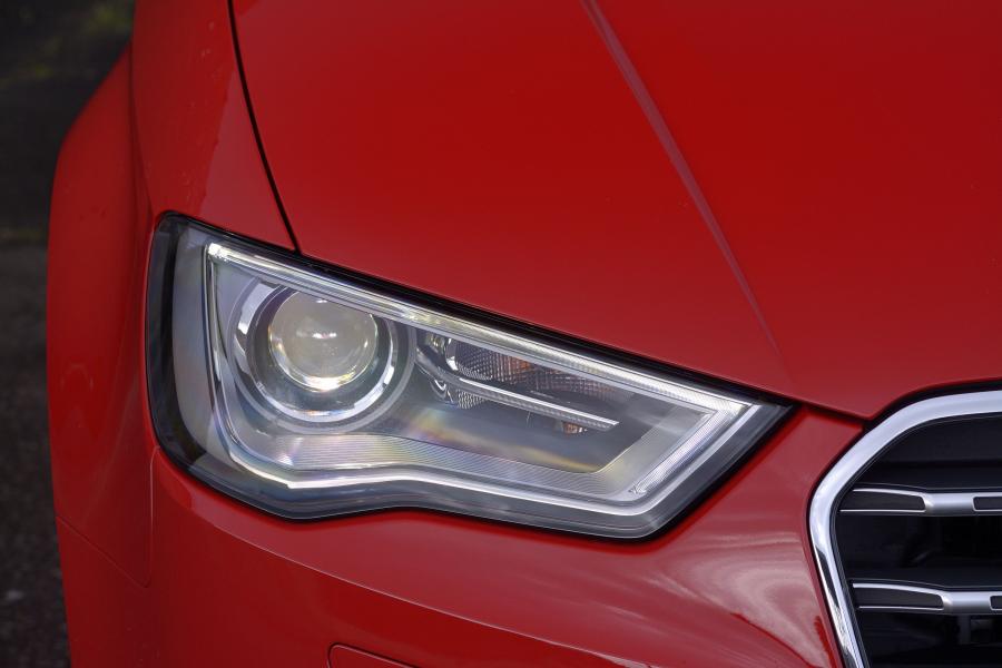 Детали экстерьера Audi S3 Sedan (8V) 2013 года  (UK) (фото 26 из 53)